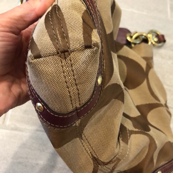 Coach Signature Carley Handbag - Picture 4 of 12